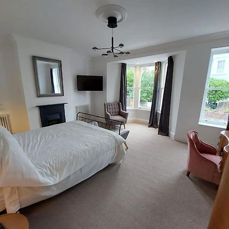 Large Newly Refurbished House Close To Harbour Bristol Exterior photo
