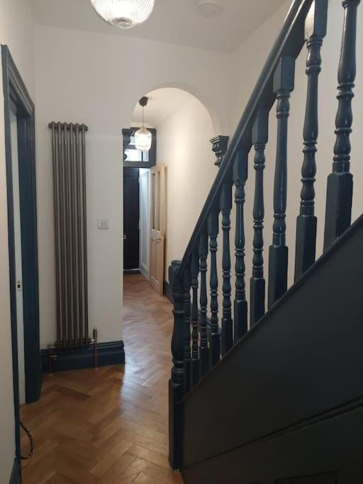 Large Newly Refurbished House Close To Harbour Bristol Exterior photo