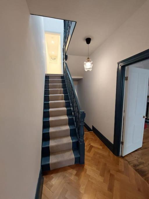 Large Newly Refurbished House Close To Harbour Bristol Exterior photo