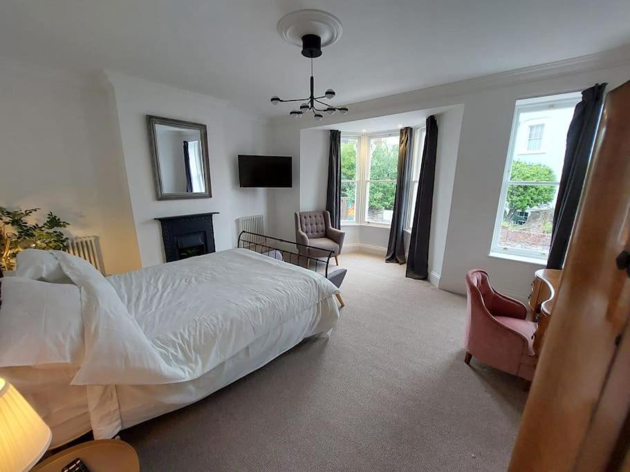 Large Newly Refurbished House Close To Harbour Bristol Exterior photo