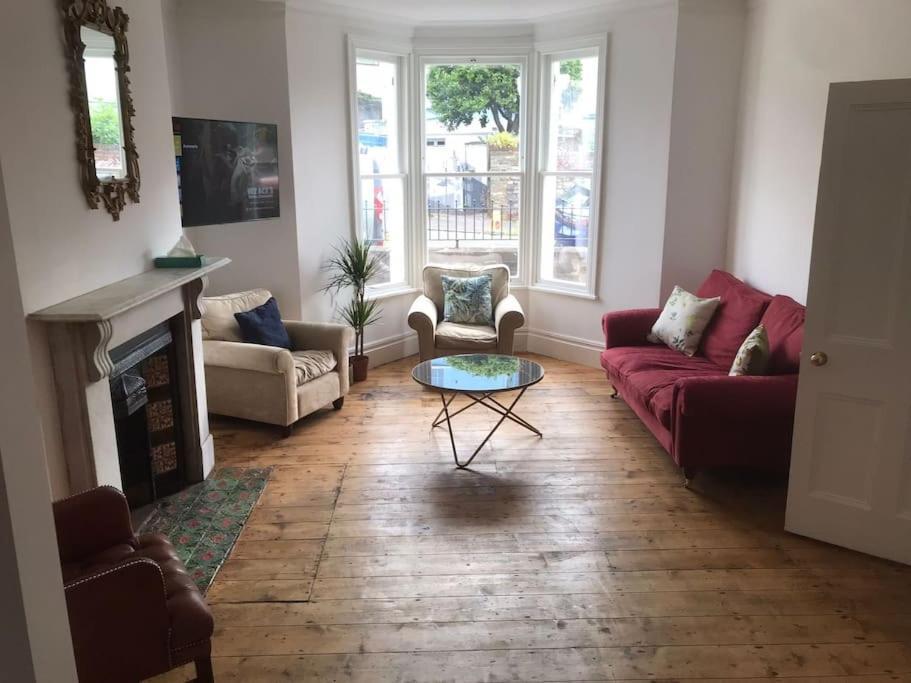 Large Newly Refurbished House Close To Harbour Bristol Exterior photo
